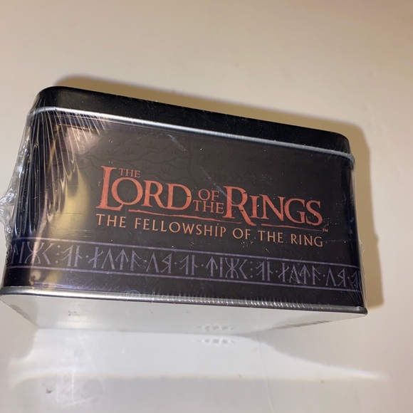 Lord Rings Fellowship Frodo Ring Action Flipz Cards Tin Sealed LOTR Artbox Blue - Picture 6 of 6